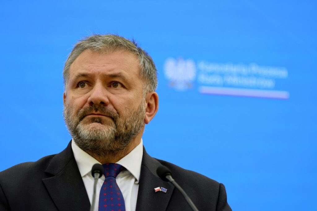 zurek ziobra nin sozlerine yanit verir bu tamamen bir taktik tusk a saldirmakla ilgili 22030