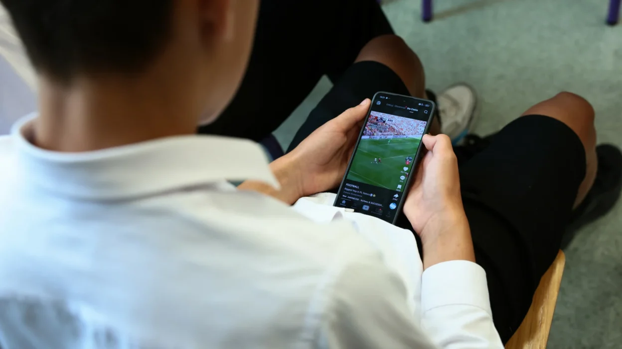 000m1ylxwwukappf c124