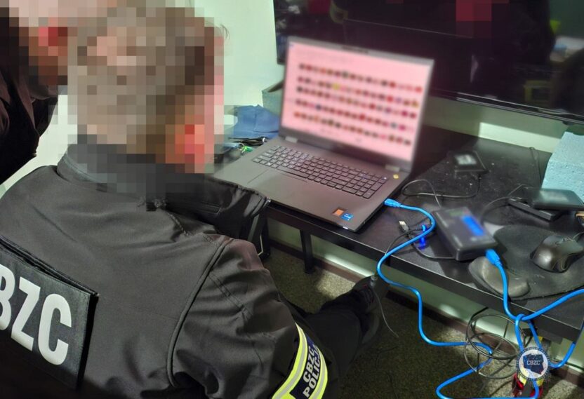 100 kisi gozaltina alindi ve 600 000 dosya oyun bitti eylemi pedofili agini vurdu 27580