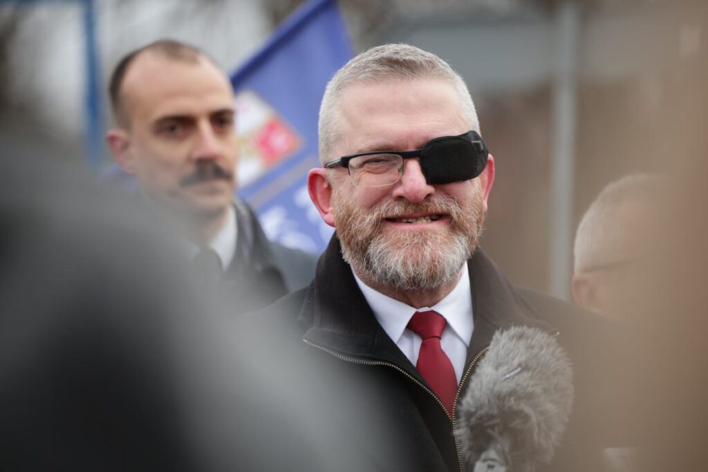 2023 konfederasyon secmenlerinin ucte biri braun s crown a oy vermek istiyor sondage 29438