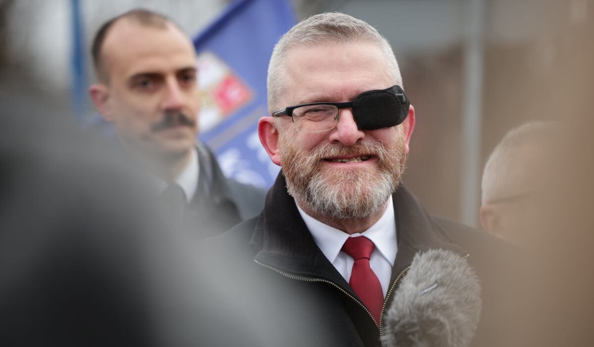 2023 konfederasyon secmenlerinin ucte biri braun s crown a oy vermek istiyor sondage 29438