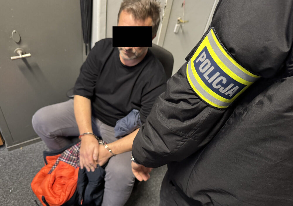 49 yasindaki cocuk pornografisi bulundurmaktan tutuklandi 28985