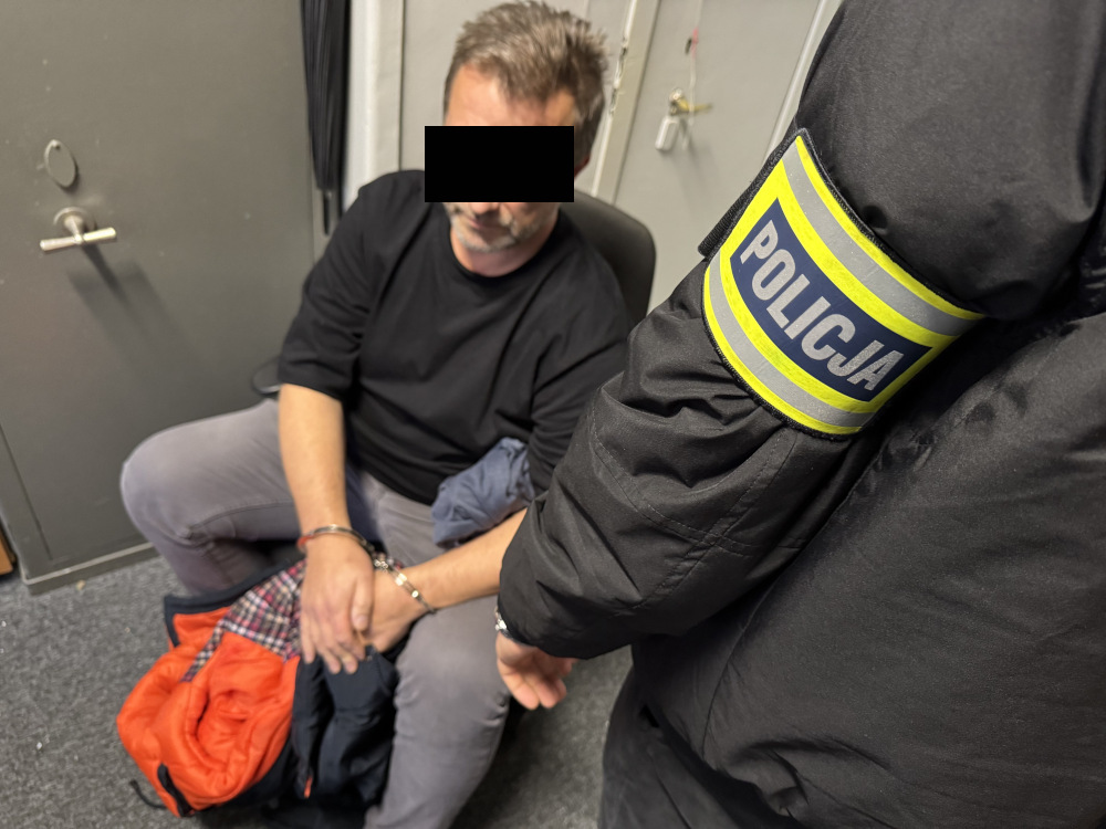 49 yasindaki cocuk pornografisi bulundurmaktan tutuklandi 28985