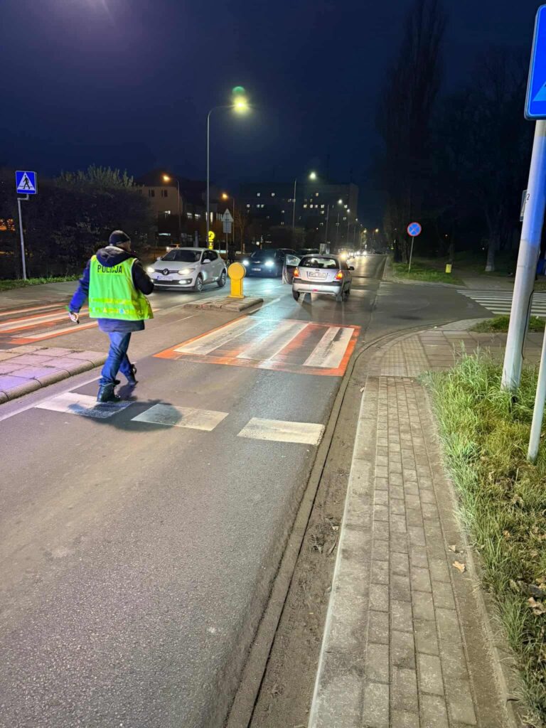 74 yasindaki kisi yaya gecidinde 77 yasindaki kadina carpti 27710