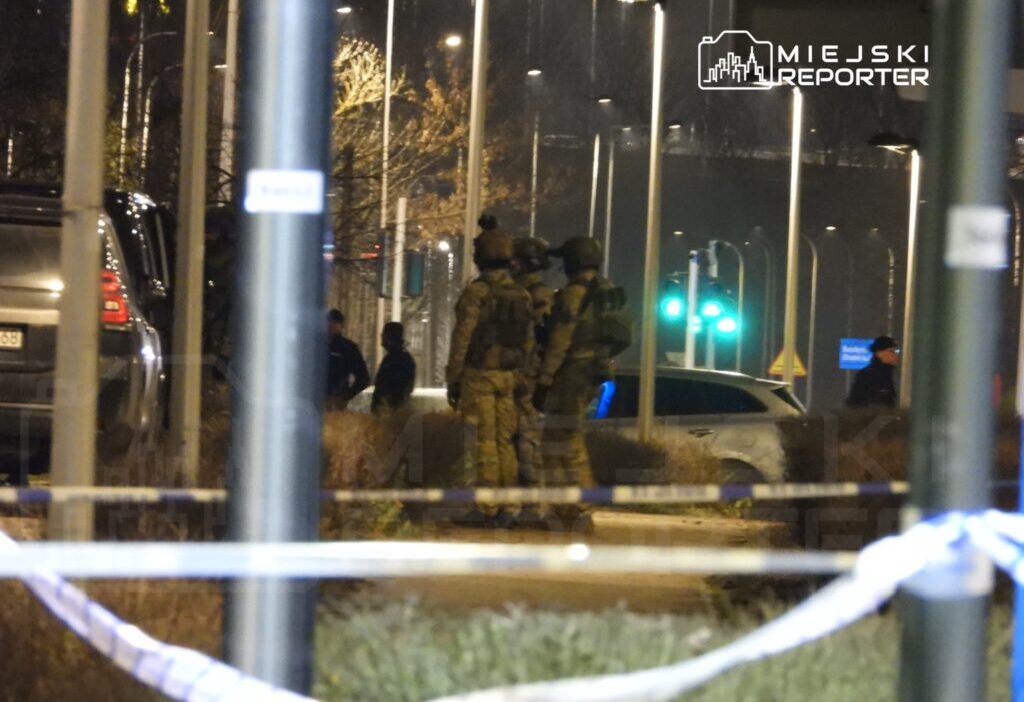 9 yasindaki cocuk kendisine barikat kuran ukraynali bir adam tarafindan kacirildi muzakereler devam ediyor terorle mucadele ekipleri is basinda 31572