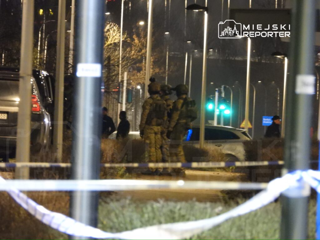 9 yasindaki cocuk kendisine barikat kuran ukraynali bir adam tarafindan kacirildi muzakereler devam ediyor terorle mucadele ekipleri is basinda 31572