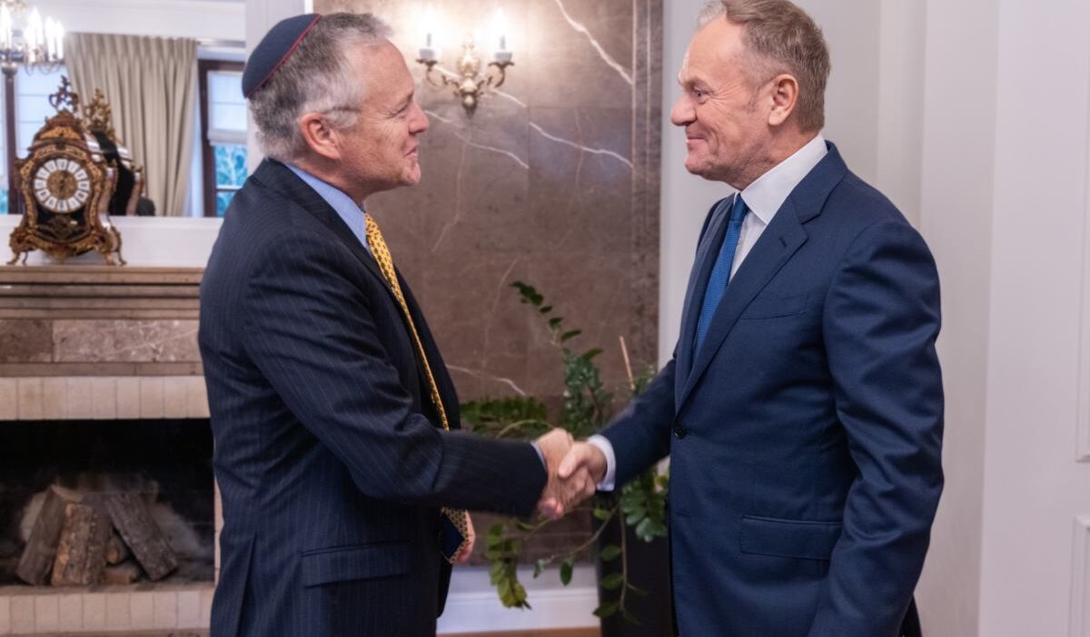 Abd'nin polonya büyükelçisi tusk'tan memnun. "büyük vatansever, saygın lider". 1 Abd nin polonya buyukelcisi tusk tan memnun buyuk vatansever saygin lider 29287