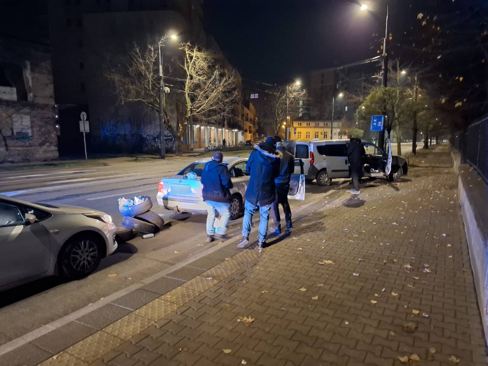 baskent istihbarat gorevlileri iki kisiyi onemli miktarda uyusturucu ile gozaltina aldi 27407