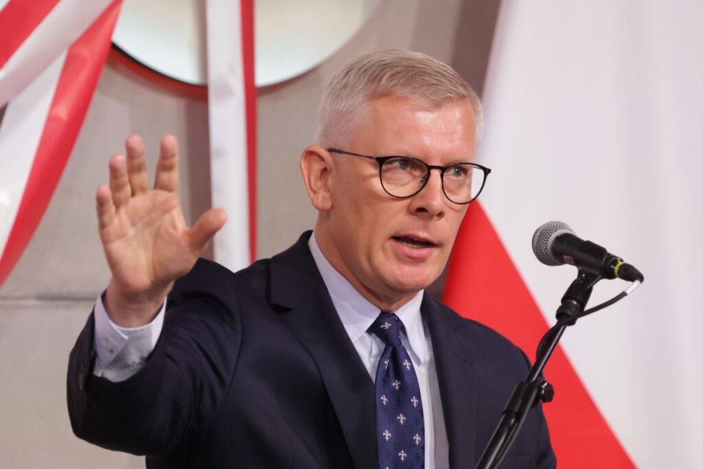 bbn baskani polonya da zorunlu askerlik hizmeti istiyor daha genis bir planin parcasi 29203