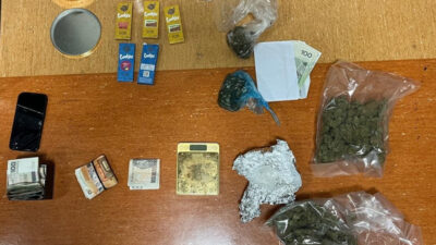 Bilgiden gerçekleşmeye. Önemli miktarda uyuşturucu madde bulundurmakla suçlanıyor. 4 Bilgiden gerceklesmeye onemli miktarda uyusturucu madde bulundurmakla suclaniyor 27301