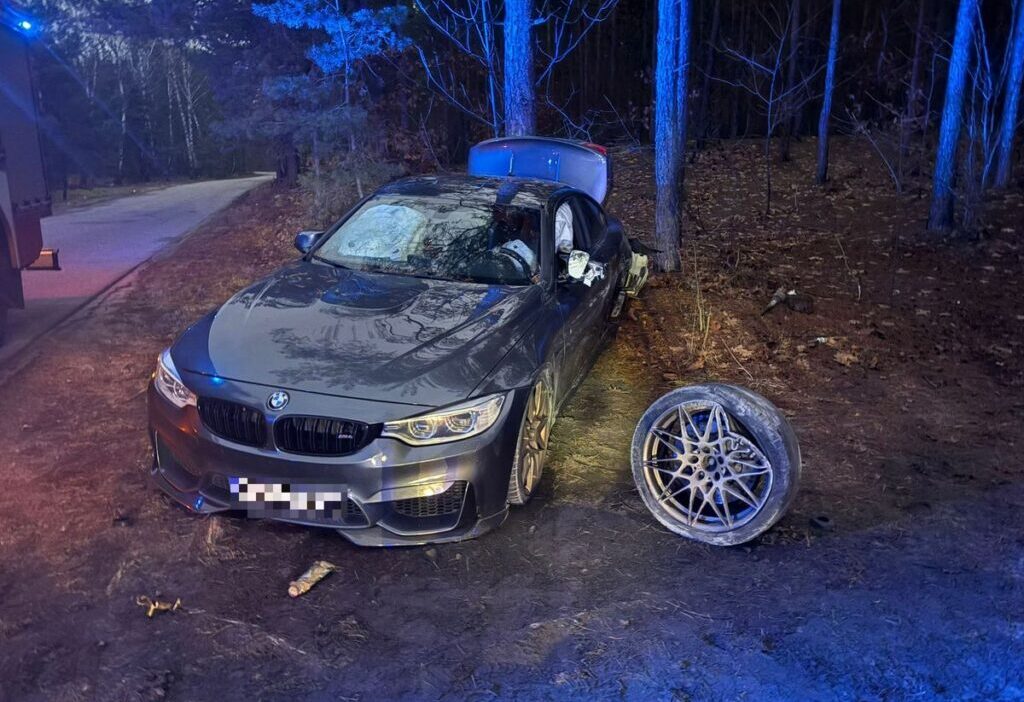 Binde 1 6 ehliyet yok ve kafa kafaya carpisma iki ciddi trafik kazasi 30394