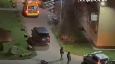 Bir adam bir apartman dairesinde barikat kurdu terorle mucadele ekipleri mudahale etti 30512