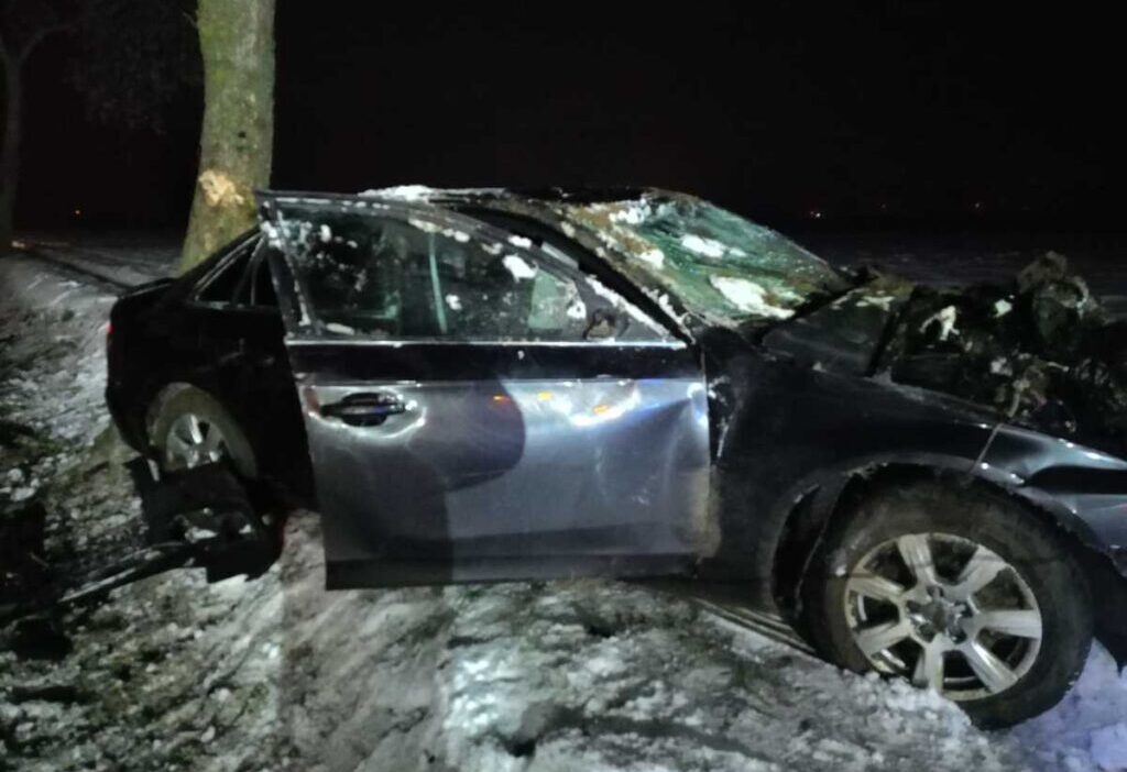 Bir arabanin takla atmasi sonucu bes genc hastaneye kaldirildi surucu alkolun etkisi altindaydi 27069