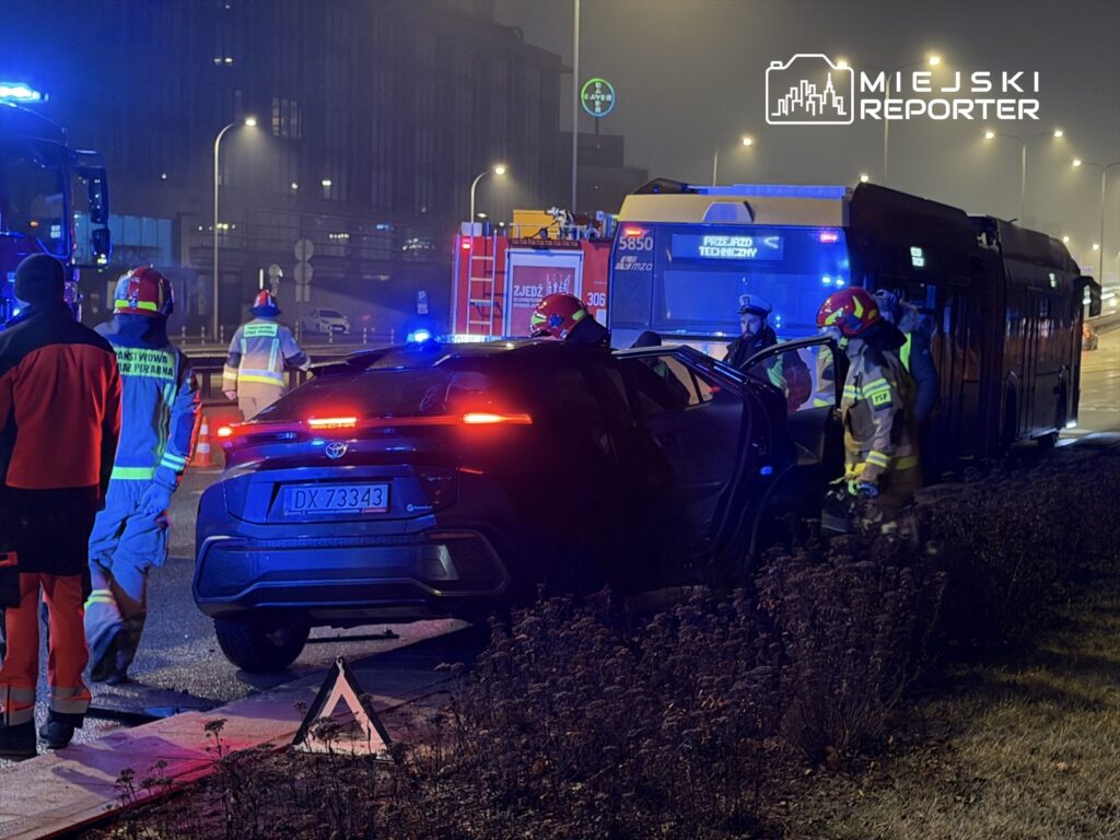 bir baska binek arac surucusu otobusun altina girdi ve hastaneye kaldirildi 32591