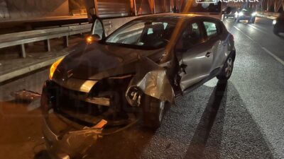 Bir kamyon s8 de bir binek araca carpti fail kacti trafikte aksamalar var 31395