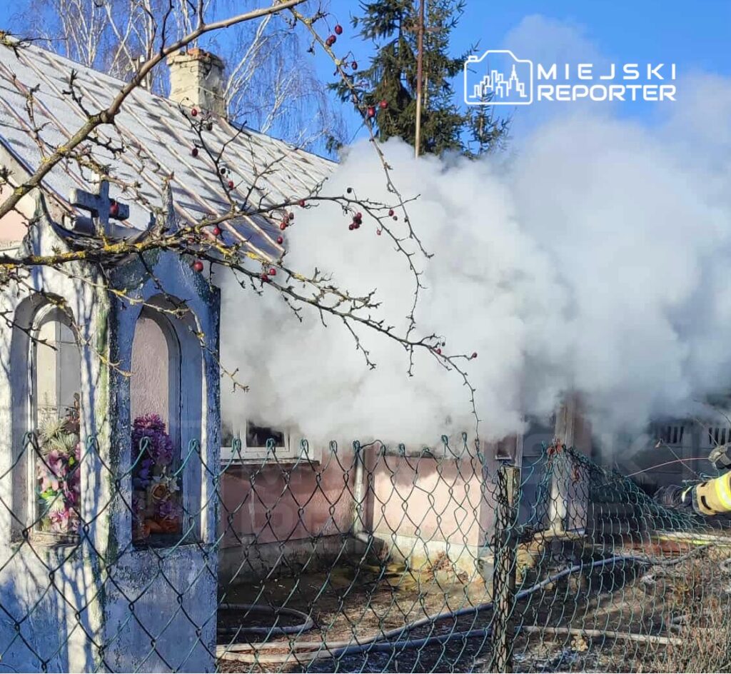 bir konut binasinda yangin kurtarma ekipleri bir kisiye mudahale etti 32400