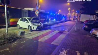 Bir toyota nin surucusu patinaj yapti araba bir belediye otobusunun altina girdi 32572