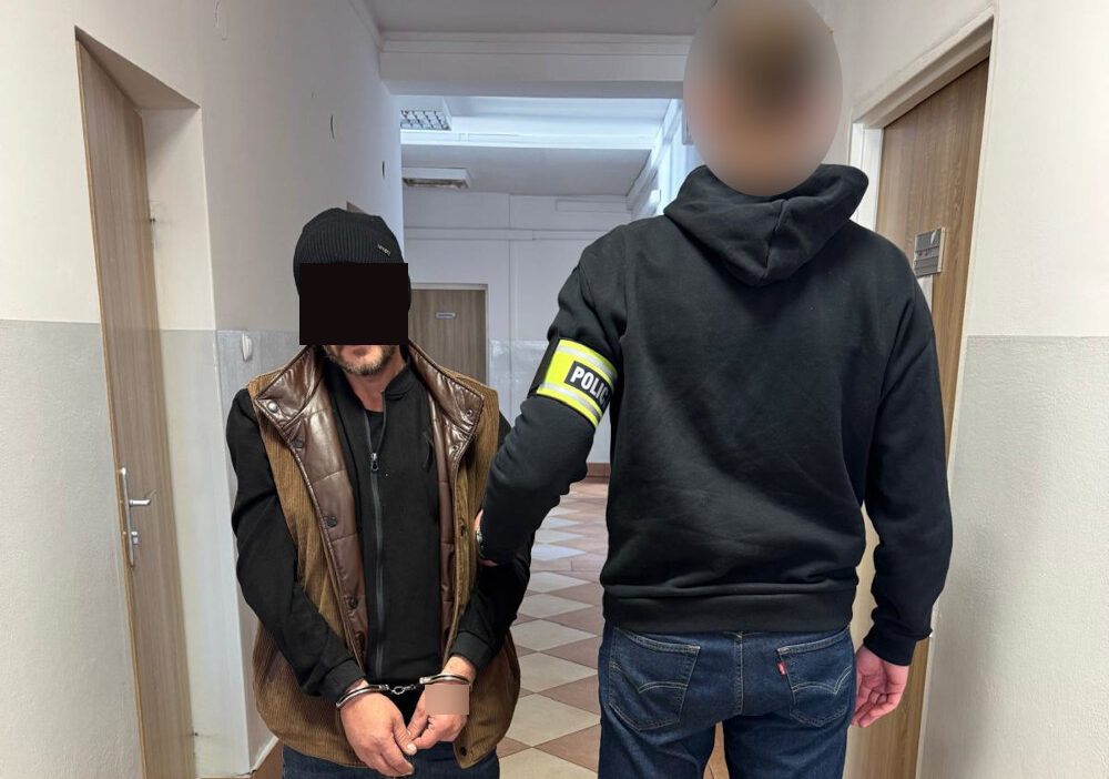 Blik kodlarindan nakit para tasiyordu alti suclama duyuldu 28415