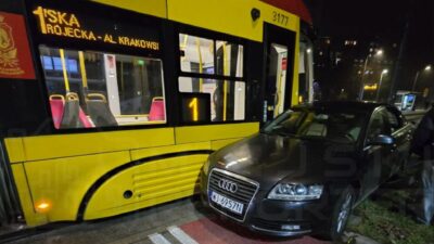 Bródno'da audi ile tramvay çarpıştı. Trafik tıkandı 3 Br dno da audi ile tramvay carpisti trafik tikandi 29739