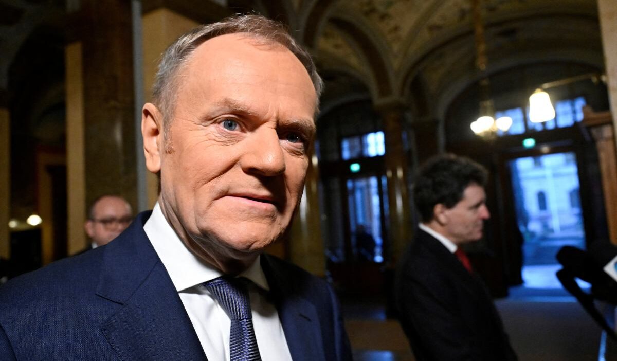 Brüksel zirvesi öncesinde tusk'tan sert sözler. "ya bugün para ya da yarın kan". 1 Bruksel zirvesi oncesinde tusk tan sert sozler ya bugun para ya da yarin kan 30766