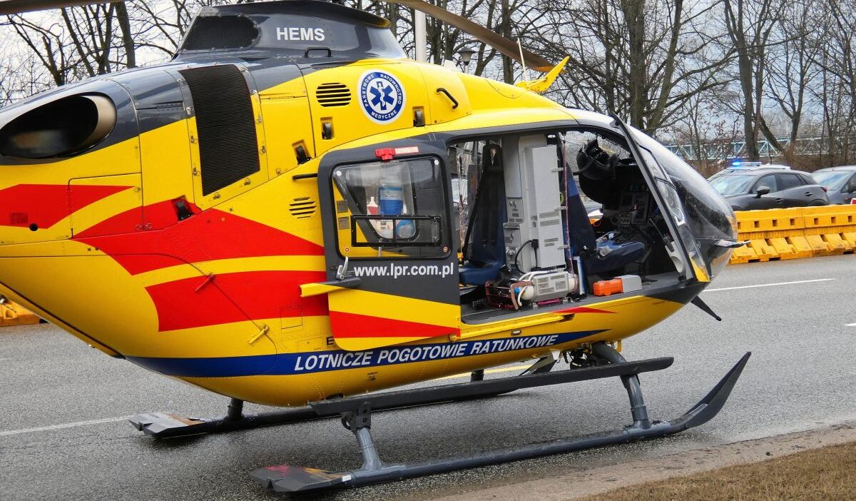 Buz pateni pistinde tehlikeli bir kaza cocuk yuz ustu dustu medya kask takmiyordu 28590