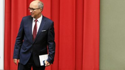 Carlik gizli muzakerelerde sejm geceleri uyumuyor un bir fotografini gosterdi 27837