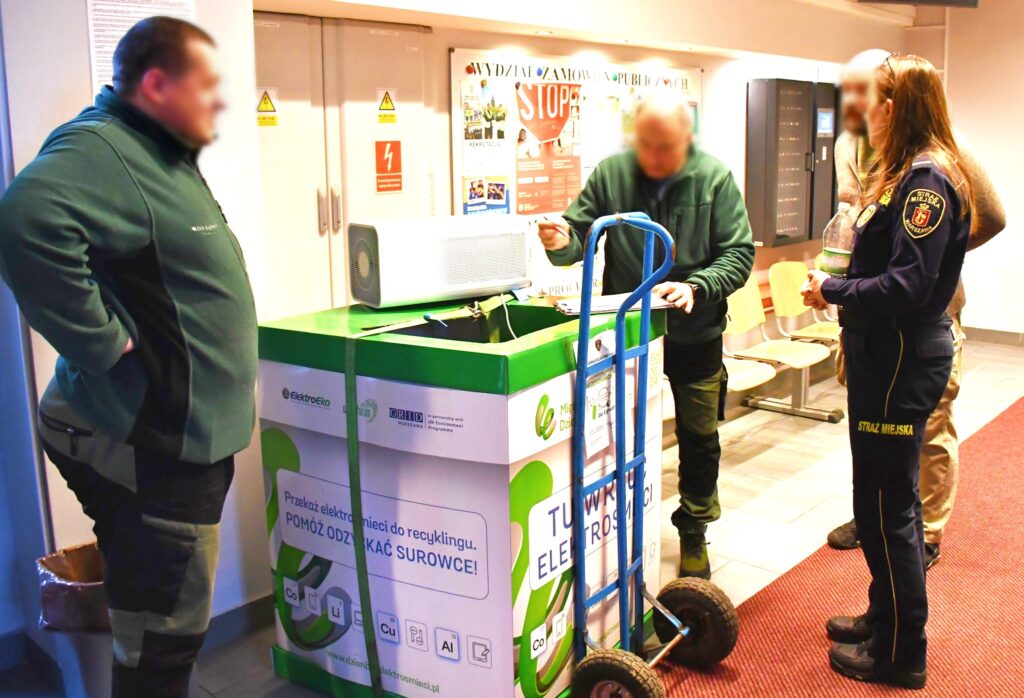 Cevreye ozen gostermek ve ihtiyac sahiplerine yardim etmek 32410