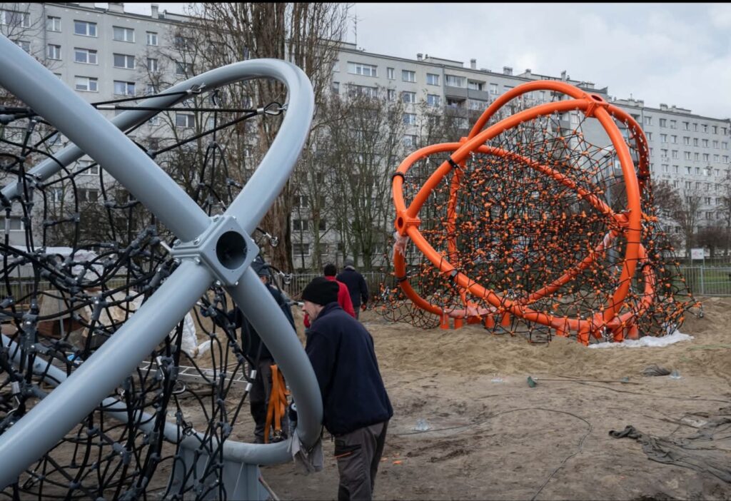 Chomicza park ta cocuklar icin yeni atraksiyonlar ilk ekipmanlar yerlestirildi 30708