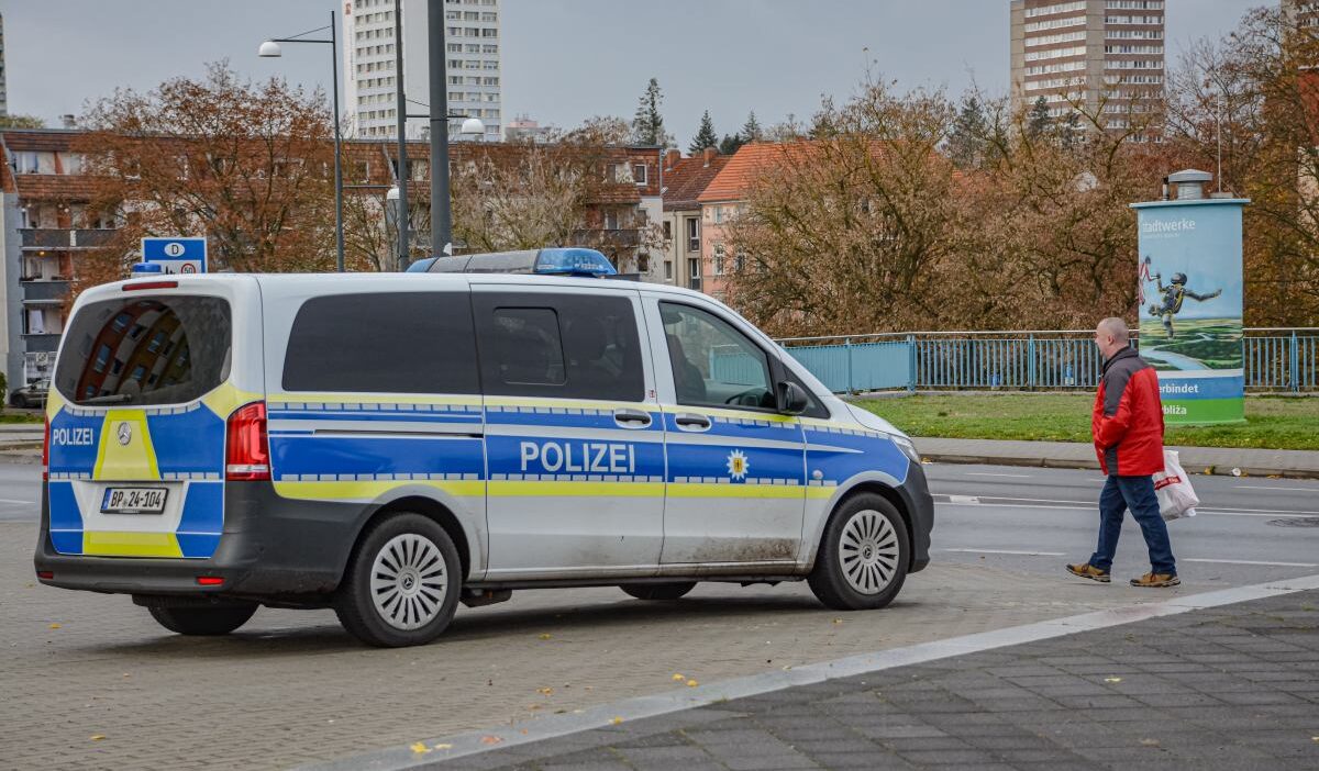 Cocuklar 13 yasindaki bir cocugu cekicle dovdu almanya da sok eden saldiri 28254