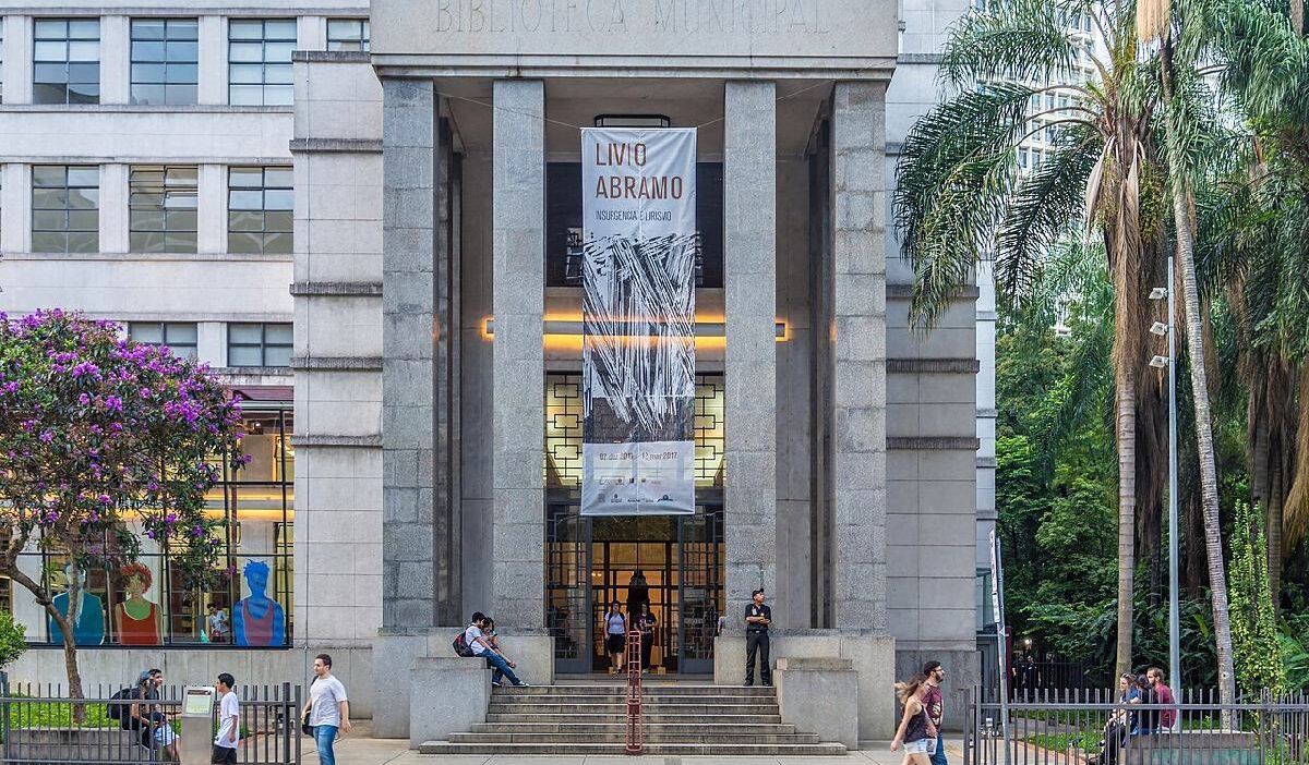 Degerli sanat eserlerinin curetkar hirsizligi silahli hirsizlar 13 sanat eserini goturdu 28534