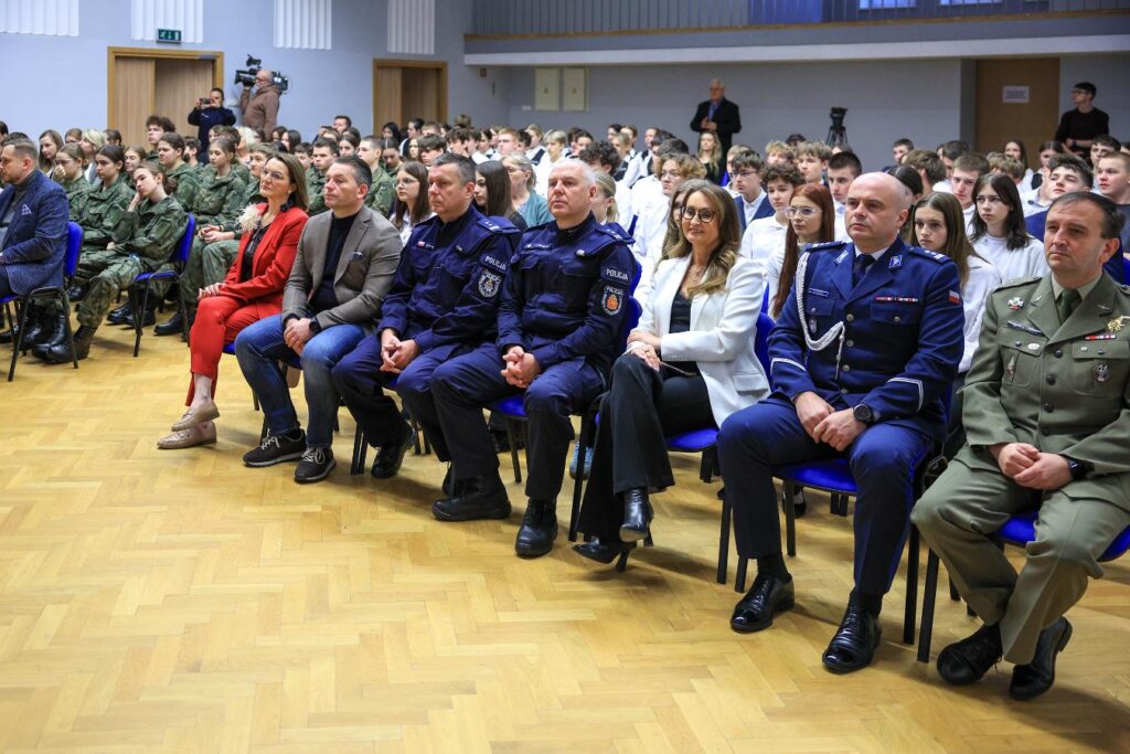 District 2025 atis poligonu programi varsova da sanal atis poligonuna sahip bir baska lise 31308