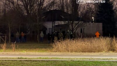 Dokuz yasindaki cocugu kaciran adamla zorlu pazarliklar suruyor saldirganin elinde keskin bir alet var 31589