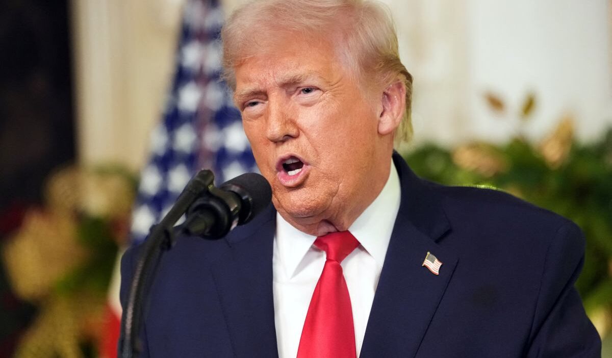 Donald trump kolombiya devlet baskanini tehdit etti arkasini kollasin 31950