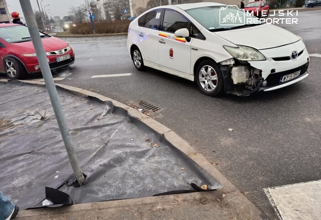 Doner kavsakta araba kazasi 7 arac carpisti 32560