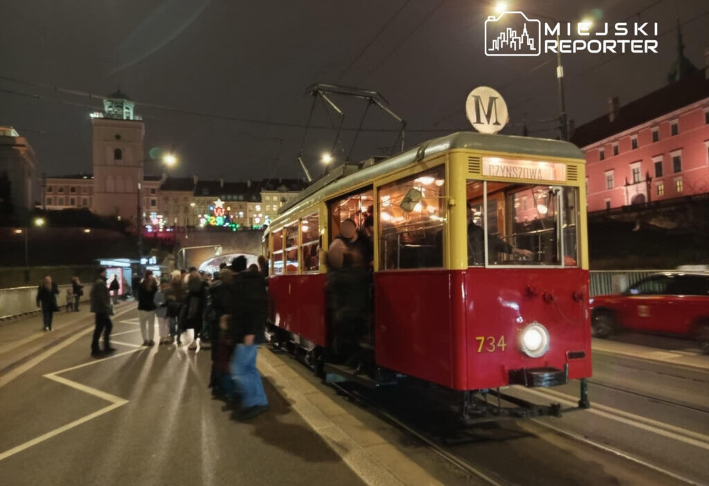 Eski model bir tramvayda yuzsuzce hirsizlik vatmanin kisisel esyalarinin bulundugu ceketi calindi 28283