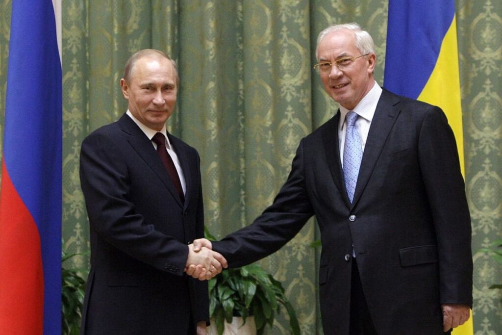 eski ukrayna basbakani vatana ihanetten hukum giydi kremlin icin faaliyetler yurutuyor 27459