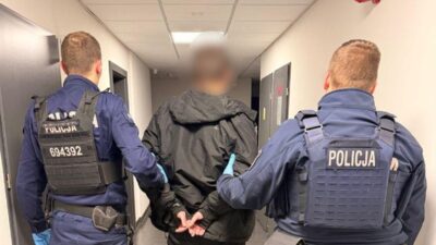 Gdansk ta bicakli saldiri yarali adam oldu 32128