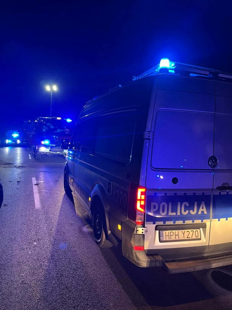 geyikten kacmak isterken yoldan cikip hendege girdi aralarinda iki cocugun da bulundugu uc kisi yaralandi 32270