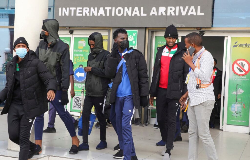 gocmenlerin toplu sinir disi edilmesi mi almanlar travma geciriyor 27855