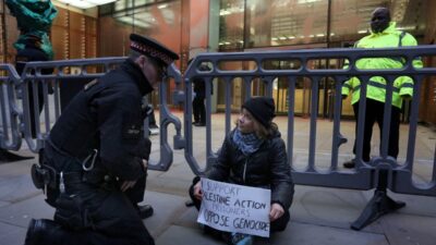 Greta thunberg londra da gozaltina alindi terorle mucadele yasasi kapsamindaki suclamalar 32067