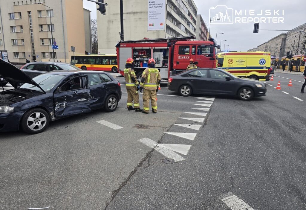 Grojecka caddesi nde sola donuste kaza bir kisi hastanede 29451