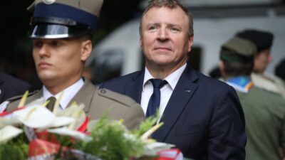 Hukuk ve adalet partisi nde kurski den gina geldi onu partiden ihrac etmek icin imza toplanmaya baslandi 30945