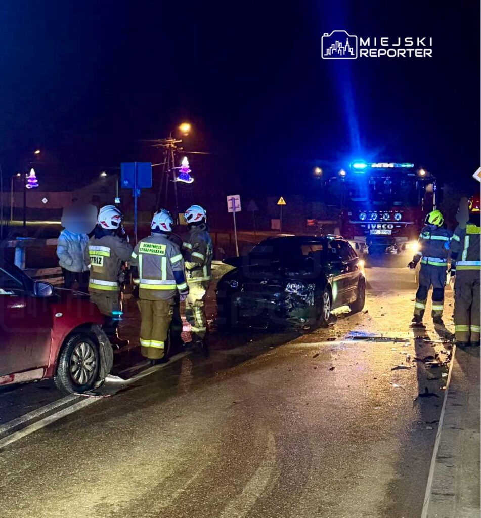 i ki araba onden carpisti i ki kisi yaralandi yol kapandi 29751