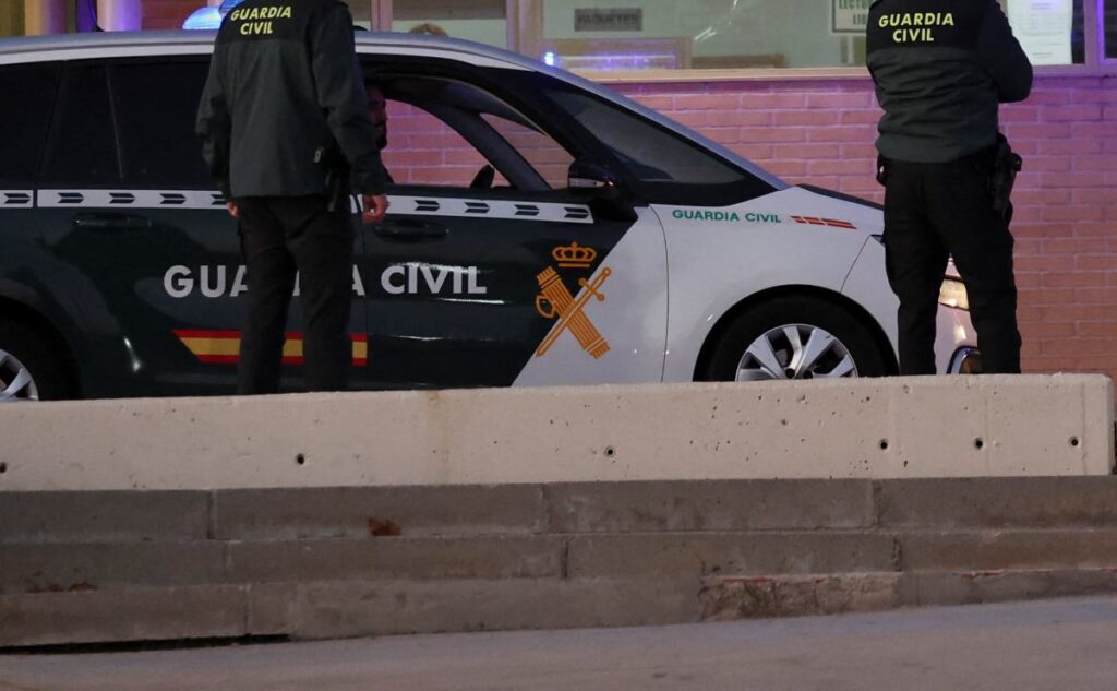 i spanya da polonyalilar bir villada barikat kurmuslar daha once iki almani oldurmek uzereydiler 32146