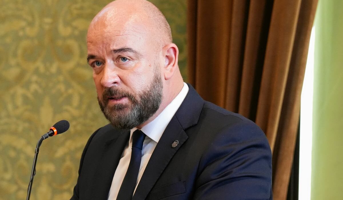 Jacek sutryk in etrafinda isler gittikce kizisiyor ko politikaciya basvuruyor bu durum daha once gorulmemis bir sey 28642