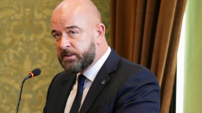 Jacek sutryk in etrafinda isler gittikce kizisiyor ko politikaciya basvuruyor bu durum daha once gorulmemis bir sey 28642