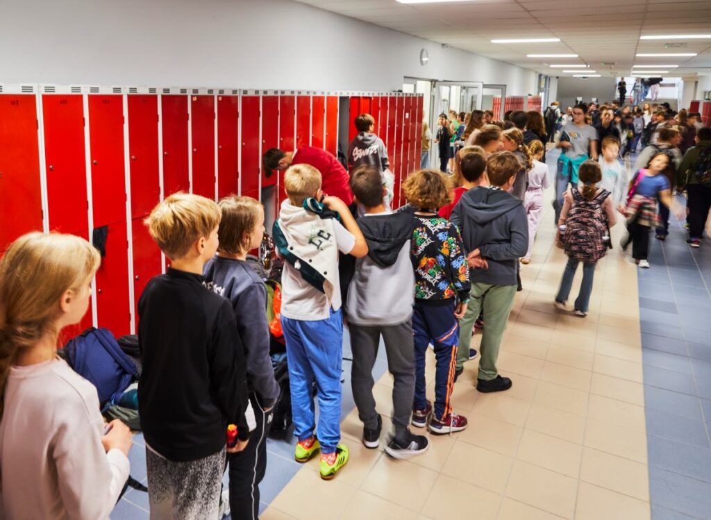 jelenia g ra da 11 yasinda bir cocuk oldu polis bir tanigin bildirdiklerini acikladi 30301