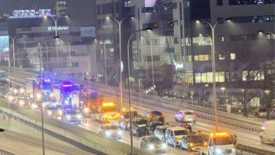 Jerozolimskie caddesi nde araba kazasi i tfaiye olay yerinde calisiyor 30421