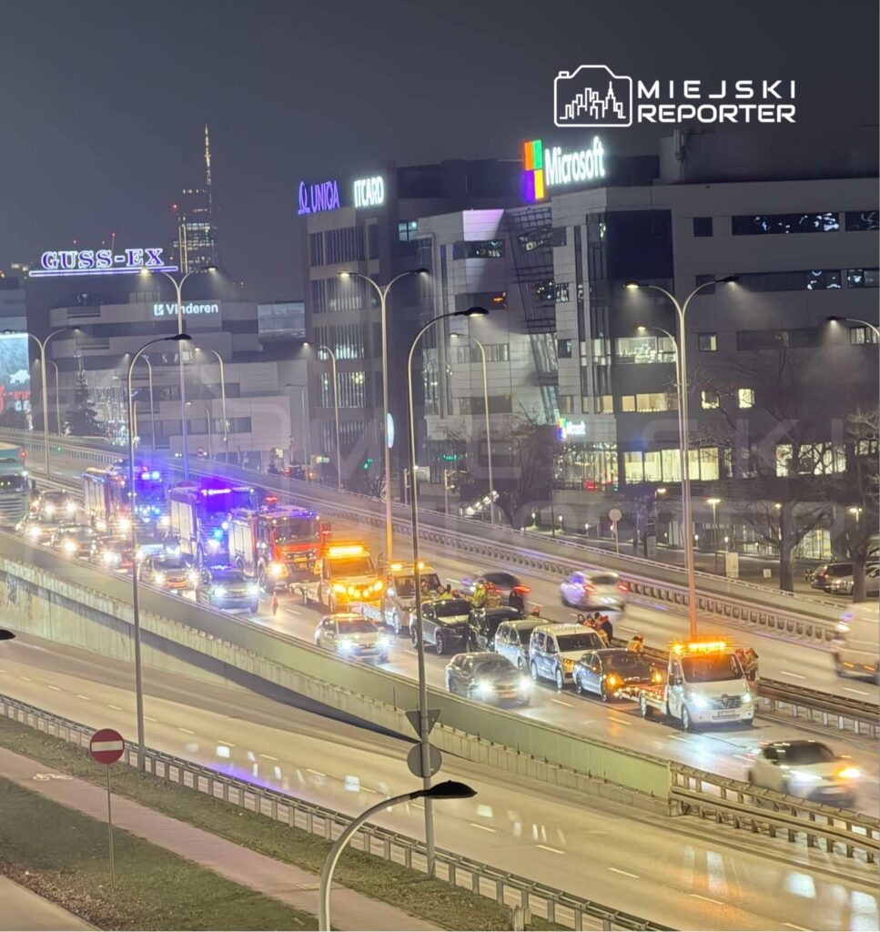 jerozolimskie caddesi nde araba kazasi i tfaiye olay yerinde calisiyor 30421