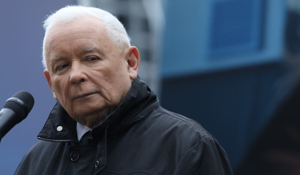 Kaczyński hukuk ve adalet partisi içindeki anlaşmazlıklar hakkında: bugün ayının derisini bölemezsiniz 1 Kaczy ski hukuk ve adalet partisi icindeki anlasmazliklar hakkinda bugun ayinin derisini bolemezsiniz 30209